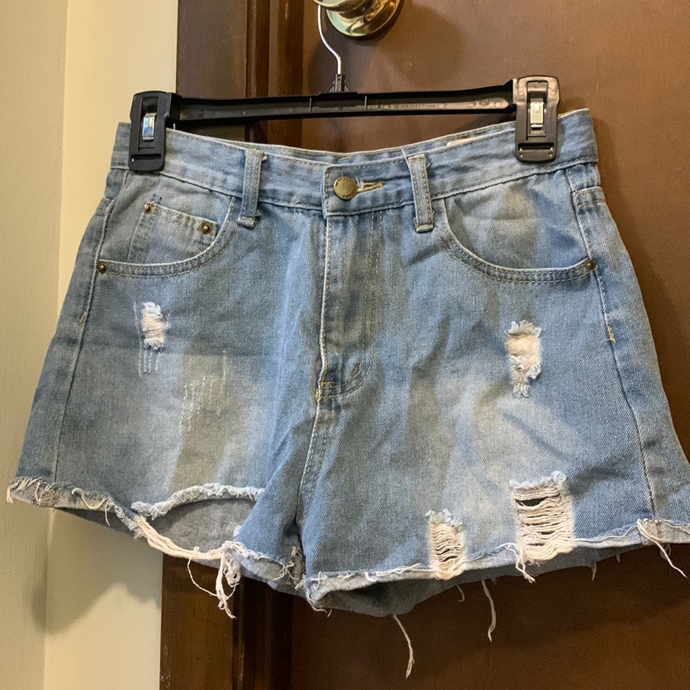 SHEIN distressed Jean light wash shorts size small